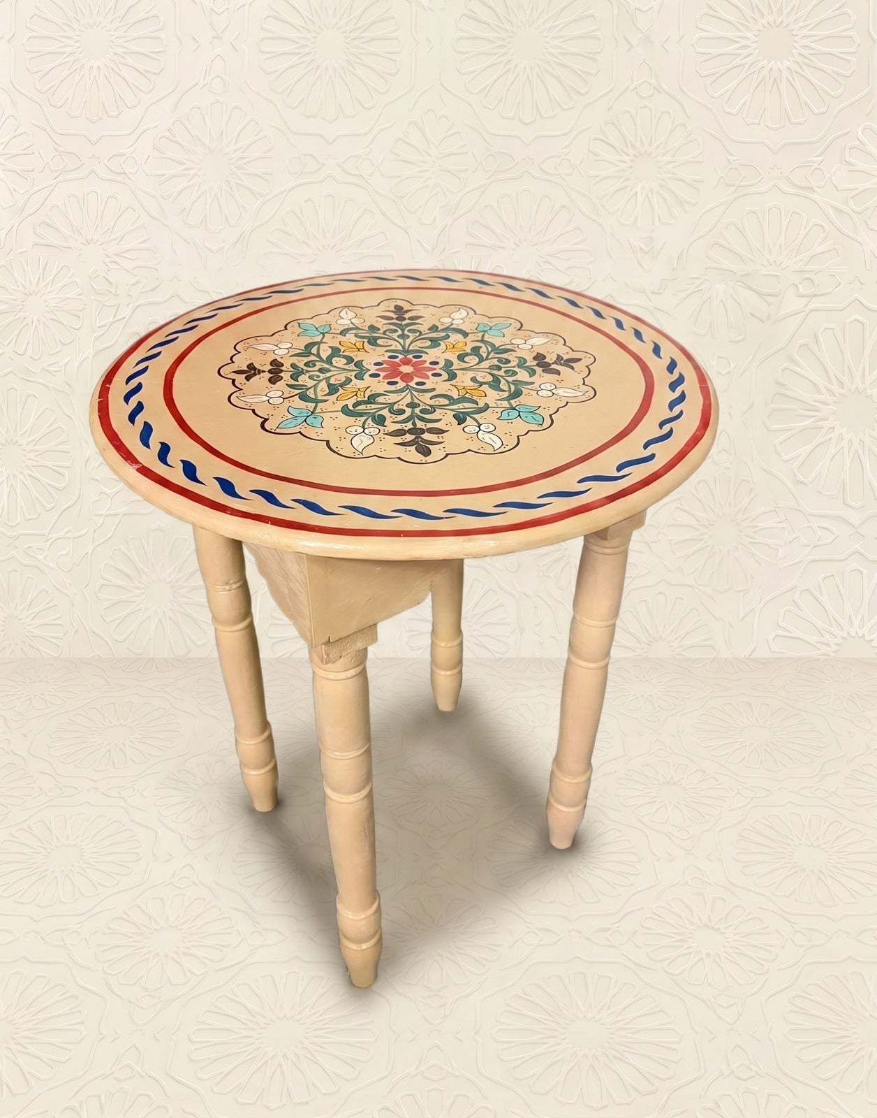 Ronde prachtige bijzet tafel